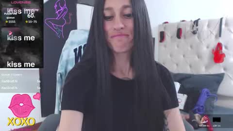 Snapshot of thin__tatto_ chatting on 13, 12, 2025 MADAME online show from 13, 12, 2025