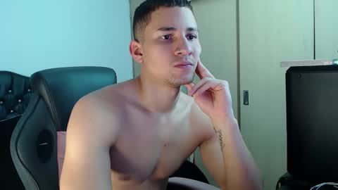 thin_tommy11 online show from 9, 1, 2025