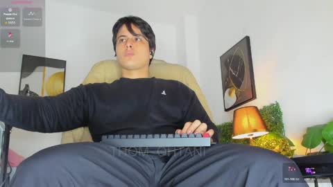 Snapshot of thom_ohtani chatting on 25, 4, 2026 thom_ohtani online show from 25, 4, 2026