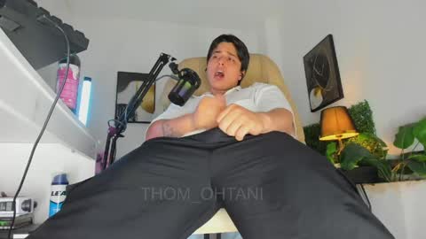 Snapshot of thom_ohtani chatting on 28, 4, 2026 thom_ohtani online show from 28, 4, 2026