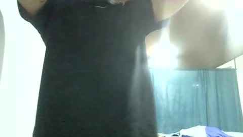Snapshot of thomas2wood chatting on 19, 4, 2026 Thomas2Wood online show from 19, 4, 2026