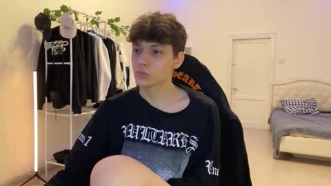 Snapshot of thomas617826 chatting on 27, 10, 2025 Thomas Hill online show from 27, 10, 2025