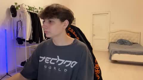 Snapshot of thomas617826 chatting on 19, 11, 2025 Thomas Hill online show from 19, 11, 2025