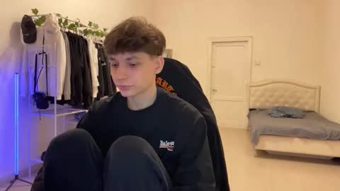 Snapshot of thomas617826 chatting on 1, 12, 2025 Thomas Hill online show from 1, 12, 2025