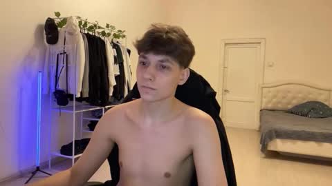 Snapshot of thomas617826 chatting on 3, 12, 2025 Thomas Hill online show from 3, 12, 2025