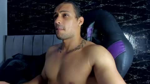 Snapshot of thomas__wayne chatting on 25, 5, 2026 Thomas online show from 25, 5, 2026