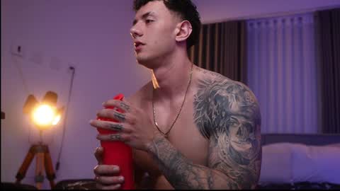 Snapshot of thomas_falcon1 chatting on 14, 12, 2024 Thomas Falcon online show from 14, 12, 2024