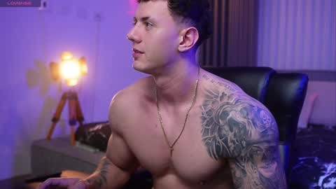 Snapshot of thomas_falcon1 chatting on 4, 1, 2025 Thomas Falcon online show from 4, 1, 2025