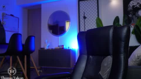 Snapshot of thomas_falcon1 chatting on 17, 1, 2025 Thomas Falcon online show from 17, 1, 2025