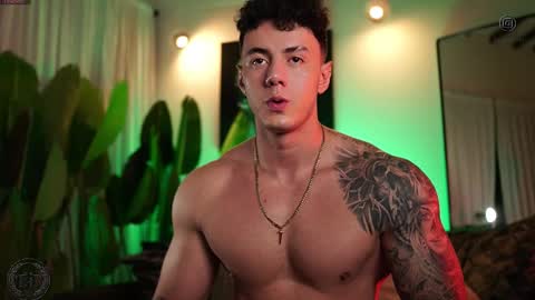 Snapshot of thomas_falcon1 chatting on 12, 9, 2025 Thomas Falcon online show from 12, 9, 2025