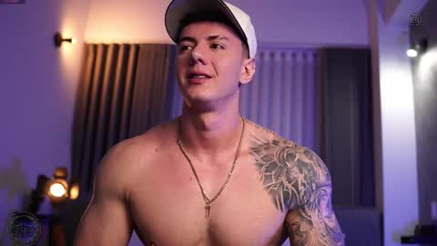 Snapshot of thomas_falcon1 chatting on 26, 9, 2025 Thomas Falcon online show from 26, 9, 2025