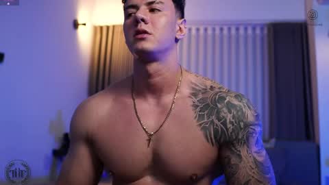 Snapshot of thomas_falcon1 chatting on 1, 10, 2025 Thomas Falcon online show from 1, 10, 2025