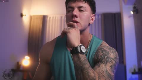 Snapshot of thomas_falcon1 chatting on 22, 10, 2025 Thomas Falcon online show from 22, 10, 2025