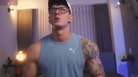 Snapshot of thomas_falcon1 chatting on 25, 10, 2025 Thomas Falcon online show from 25, 10, 2025