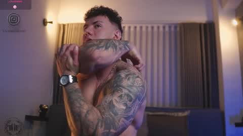 Snapshot of thomas_falcon1 chatting on 2, 11, 2025 Thomas Falcon online show from 2, 11, 2025