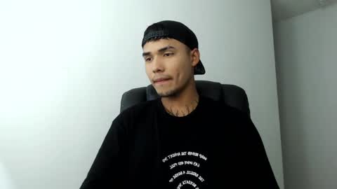 Snapshot of thomas_latin_boy chatting on 17, 1, 2025 Thomas online show from 17, 1, 2025