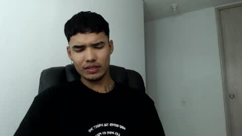 Snapshot of thomas_latin_boy chatting on 17, 1, 2025 Thomas online show from 17, 1, 2025