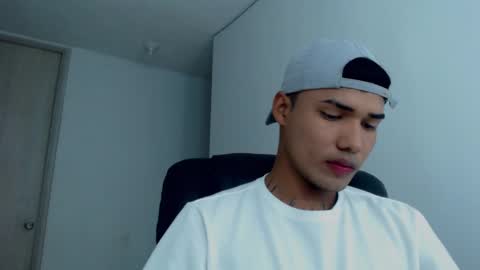 Snapshot of thomas_latin_boy chatting on 22, 1, 2025 Thomas online show from 22, 1, 2025