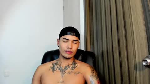 Snapshot of thomas_latin_boy chatting on 8, 2, 2025 Thomas online show from 8, 2, 2025