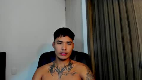 Snapshot of thomas_latin_boy chatting on 14, 2, 2025 Thomas online show from 14, 2, 2025