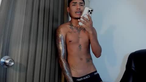 Snapshot of thomas_latin_boy chatting on 19, 2, 2025 Thomas online show from 19, 2, 2025