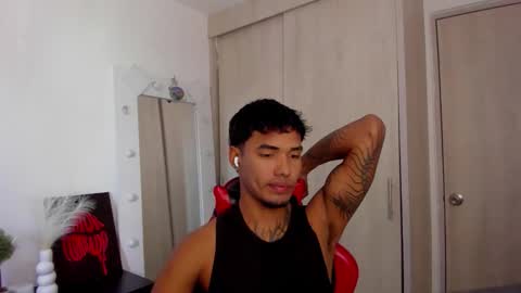 Snapshot of thomas_latin_boy chatting on 15, 5, 2026 Thomas online show from 15, 5, 2026