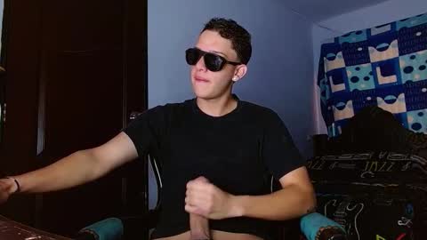 ---Thomas--- online show from 1, 12, 2025