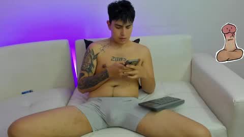 Snapshot of thomas_thundr chatting on 1, 7, 2026 Thomas and Faon online show from 1, 7, 2026