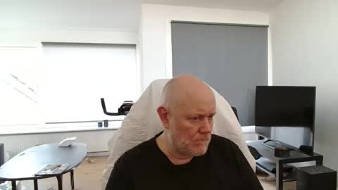 thomash32 online show from 11, 9, 2025