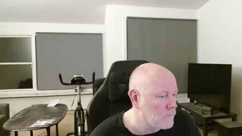 thomash32 online show from 30, 9, 2025