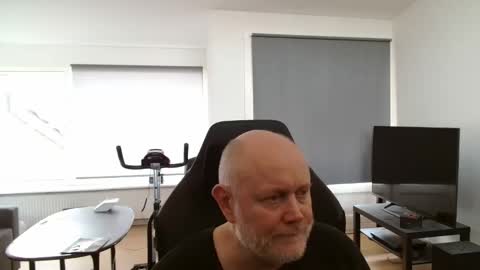 thomash32 online show from 1, 10, 2025