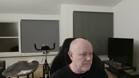 thomash32 online show from 8, 10, 2025