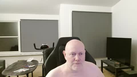 thomash32 online show from 11, 10, 2025