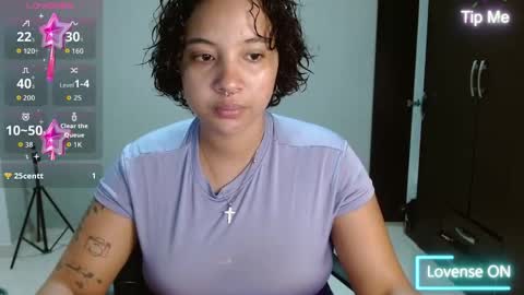 Snapshot of thompson_ari chatting on 21, 12, 2025 thompson ari online show from 21, 12, 2025