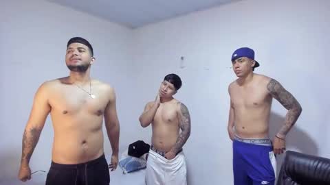 Snapshot of thomson_hot01 chatting on 27, 9, 2025 thomson_hot01 online show from 27, 9, 2025