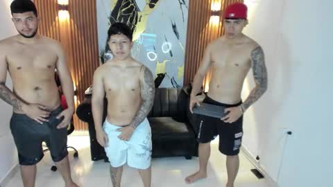 Snapshot of thomson_hot01 chatting on 1, 10, 2025 thomson_hot01 online show from 1, 10, 2025