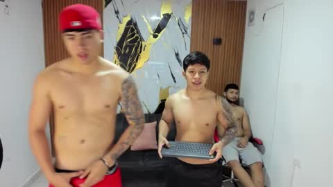 Snapshot of thomson_hot01 chatting on 4, 10, 2025 thomson_hot01 online show from 4, 10, 2025