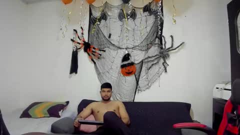 Snapshot of thomson_hot01 chatting on 17, 10, 2025 thomson_hot01 online show from 17, 10, 2025