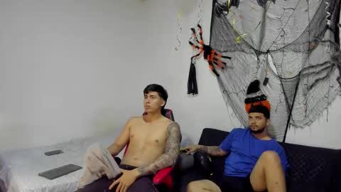 Snapshot of thomson_hot01 chatting on 19, 10, 2025 thomson_hot01 online show from 19, 10, 2025