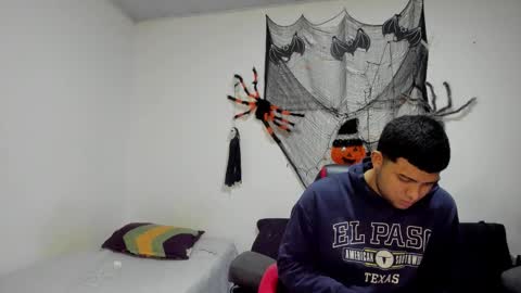 Snapshot of thomson_hot01 chatting on 31, 10, 2025 thomson_hot01 online show from 31, 10, 2025