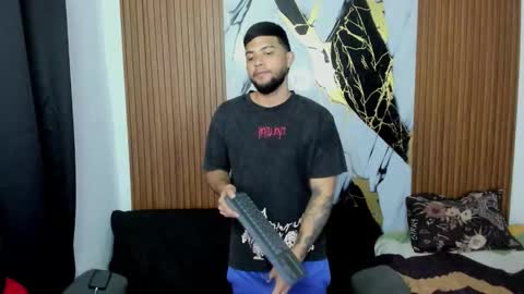 Snapshot of thomson_hot01 chatting on 4, 12, 2025 thomson_hot01 online show from 4, 12, 2025