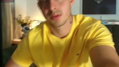 Snapshot of thomylov chatting on 3, 6, 2026 thomylov online show from 3, 6, 2026