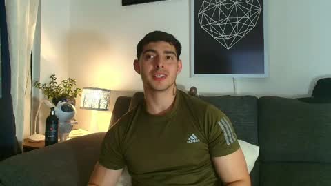 Snapshot of thomylov chatting on 4, 6, 2026 thomylov online show from 4, 6, 2026