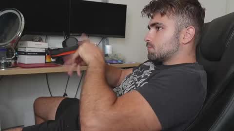 Snapshot of thony_grey chatting on 29, 9, 2025 Thony Grey online show from 29, 9, 2025