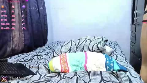 Snapshot of thonyxxx_ chatting on 20, 9, 2025 thonyxxx_ online show from 20, 9, 2025