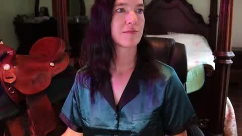 Snapshot of thornbury_rose chatting on 17, 6, 2026 ThornburyRose online show from 17, 6, 2026