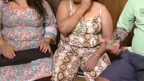 kabir 32 guy khushi 31 wife kavya 23 sexy frnd online show from 15, 7, 2026