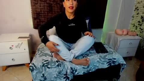 thyra coral online show from 7, 4, 2026