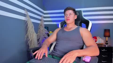 Snapshot of tiago_goez chatting on 5, 3, 2025 santiago online show from 5, 3, 2025