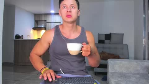 Snapshot of tiago_goez chatting on 25, 9, 2025 santiago online show from 25, 9, 2025